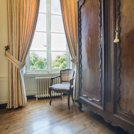 Chateau De Bouceel - Mont Saint Michel Bed and Breakfast 5*