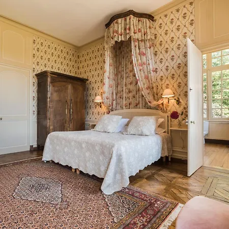 Chateau De Bouceel - Mont Saint Michel Bed and Breakfast 5*