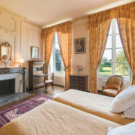 Chateau De Bouceel - Mont Saint Michel Bed and Breakfast Vergoncey