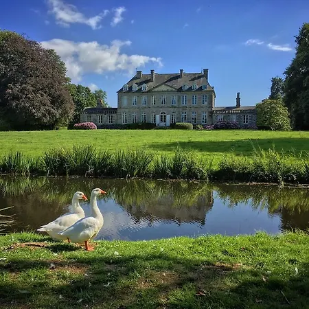Chateau De Bouceel - Mont Saint Michel Bed and Breakfast 5*